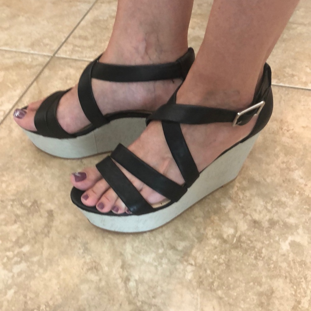 Calvin Klein black platform heels sz 9
